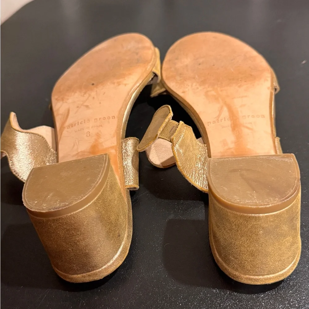 Patricia Green gold scalloped palm beach sandal with Block Heel size 8